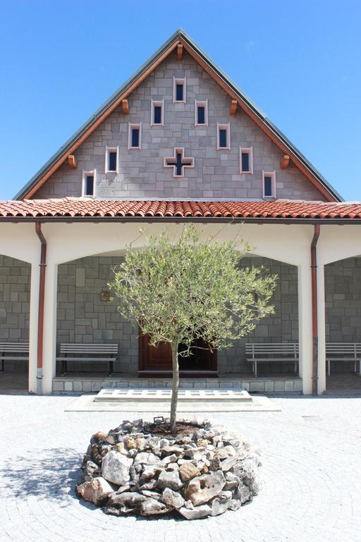 Armeno Centro Di Spiritualita Maria Candida מראה חיצוני תמונה